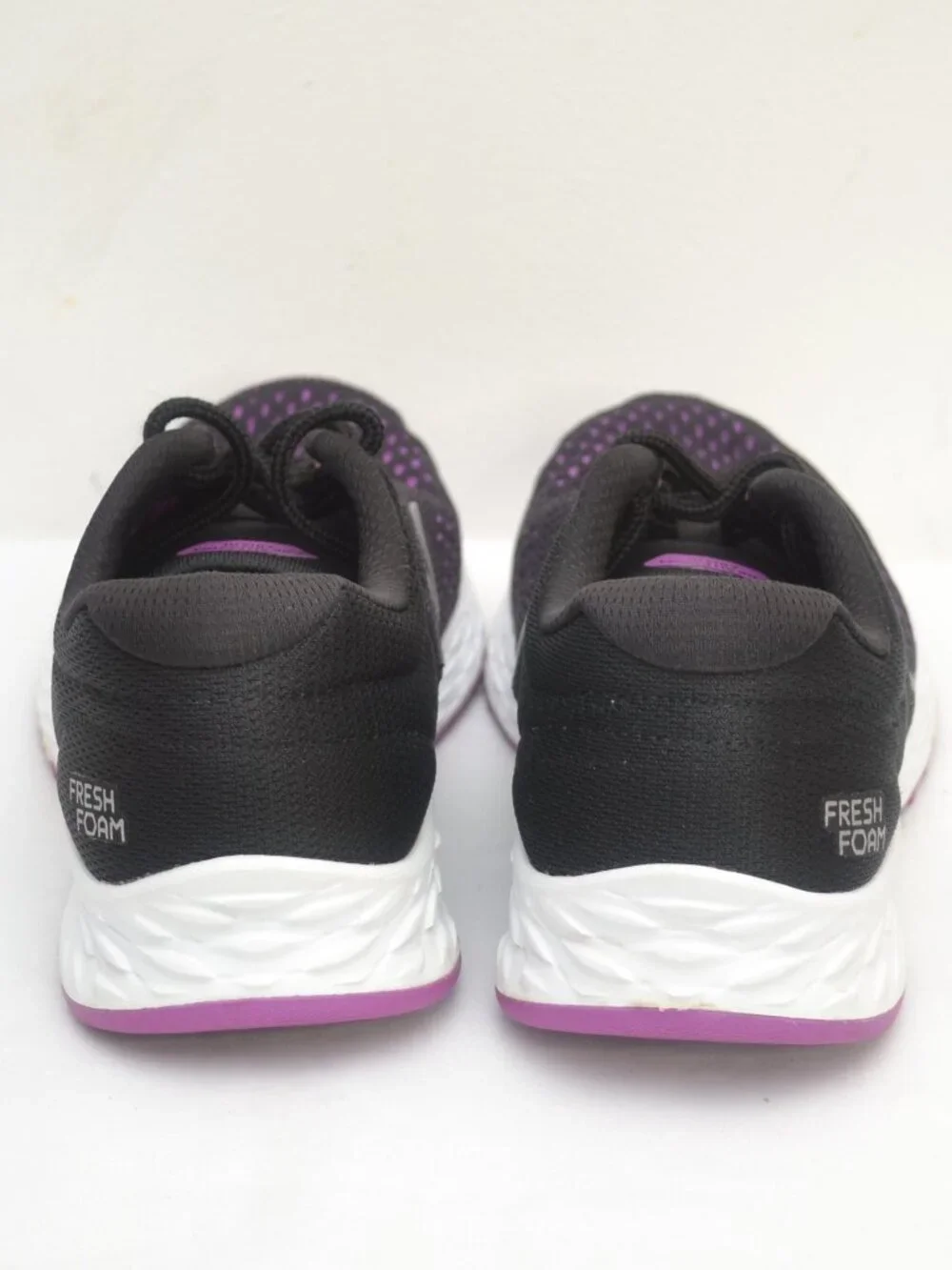 New Balance Women's Arishi Wariscp2 size 8